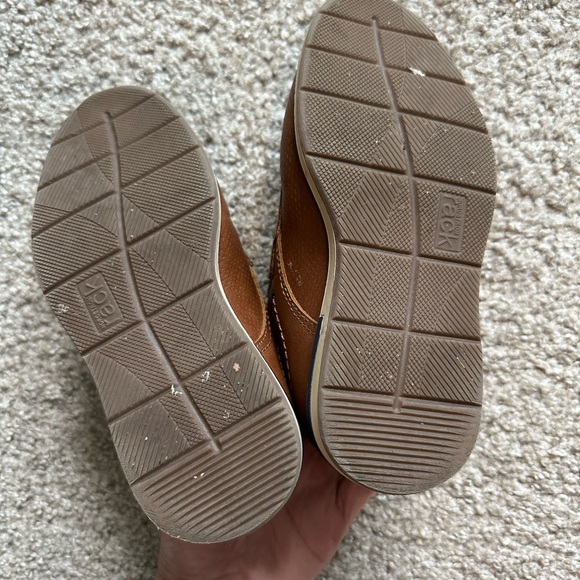 Boys Brown Dress Shoes - Picture 3 of 4